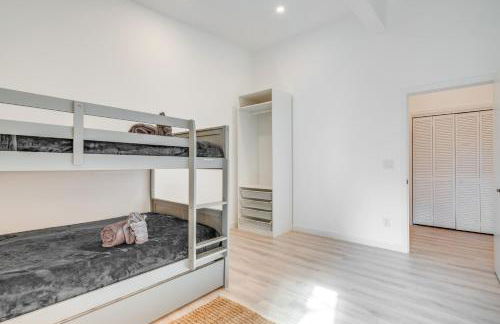 Hot Tub and Fire Pit Modern North Carolina Retreat - Foto 22