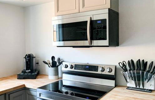 Riverwalk Retreat: Spacious, Hot tub, near Autzen - Foto 5