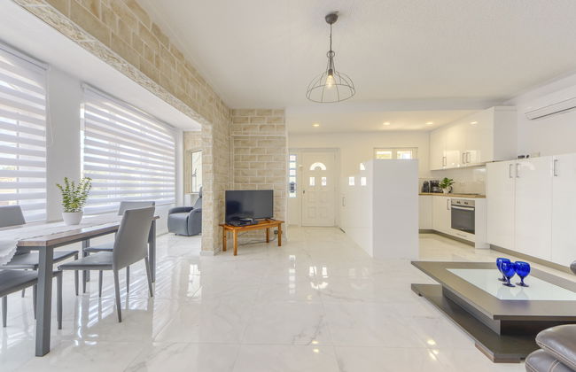 4 bedroom House in Castelló d'Empúries with private pool and garden - Photo 5