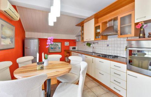 Gorgeous Home In Krizevci - Photo 7