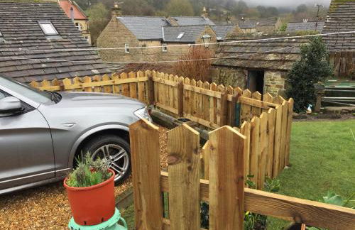 Carr’s cottage Eyam Peak District, - Photo 14