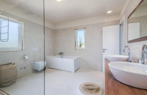 4 Bedroom Gorgeous Home In Krk - Foto 37