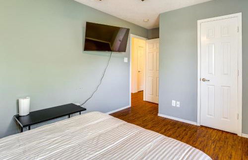 Fish and Hike Pet-Friendly Humble Home with Yard - Foto 22