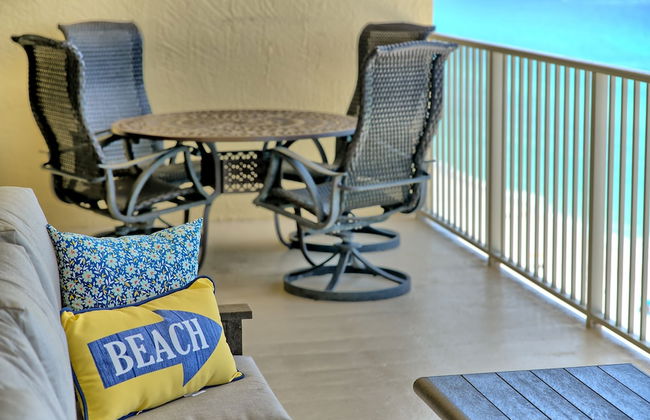 Pleasant Oceanfront Condo with Large Balcony and Beach Access - Unit 1605 by RedAwning - Foto 38