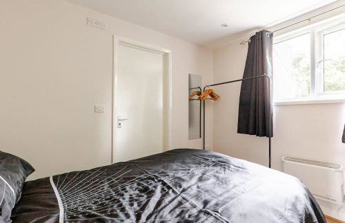 Beautiful flat in Morden near Wimbledon - Photo 16