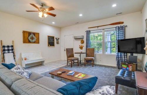 Charming Gravois Mills Escape with Private Backyard! - Foto 7