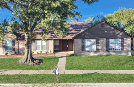 Stylish Katy Retreat 4BR Sleeps 10 Outdoor Escapre - Foto 16