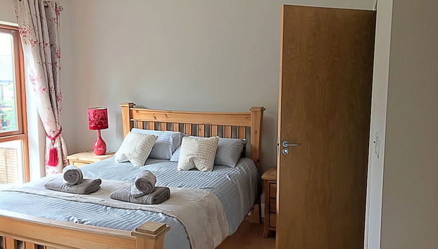 Immaculate 3-bed House With Private Secure Garden - Foto 4, Quarto