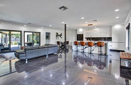 Coral Lane by Rove Travel - Home with Pool & BBQ - Foto 8