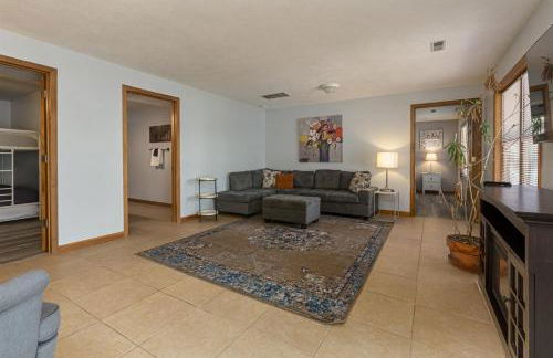 Upscale Lakefront Home w Dock & Kayaks - Photo 27