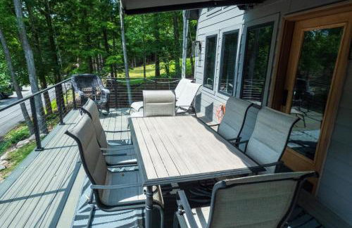 Modern Chalet with Hot Tub and Lake Access - Foto 27