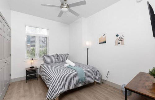 The Tar Heel - Stylish 4BR with City Views - Free Parking - Gym - Foto 4