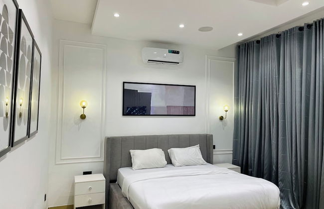 The Azaria Hotel & Apartment - Photo 25