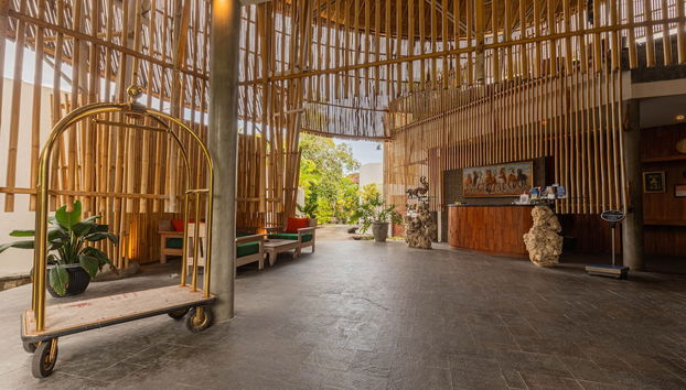 Coin salon dans le hall