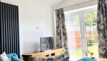 Turquoise Tranquil- 3 Bed House - Photo 2