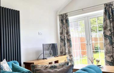Turquoise Tranquil- 3 Bed House - Photo 2