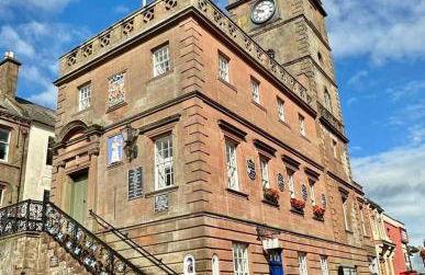 Stunning Period Townhouse with Garden, Walking Distance to Town - Photo 50