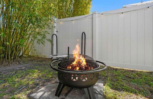 5 Minutes to Beach and Downtown Fire pit Grill - Foto 50