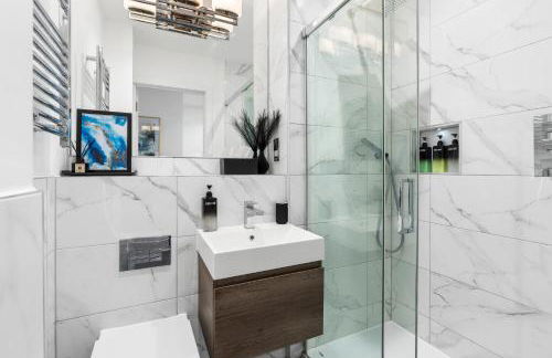 Stylish 2 Bed 2 Bath Hove Apartment - Walk to Station & Beach - Optional Parking - Sleeps 8 - Foto 42