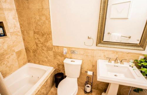 Buena Creek Vista Primary Subdivided Home with Views and Pool - Foto 32