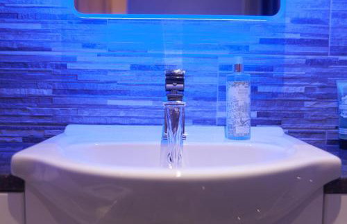 CITY CENTRE APARTMENT with Free Secure Underground Parking - Foto 55