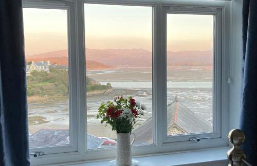 Bryn Gwyn, Sleeps 8, Sea Views, Borth y Gest - Photo 13