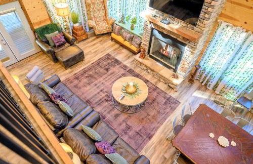 The Nomi Lodge - Sleeps 28 - Gorgeous Rustic Cabin, Centrally Located, Tons of Amenities - Photo 4