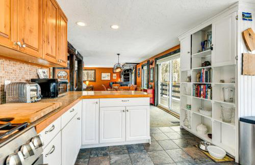 11 Mi to Sugarbush Eclectic Ski House with Hot Tub! - Foto 13