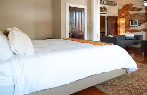 Charming Cozy & Convenient STL Gem ABODEbucks - Foto 37