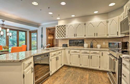 Charming Saylorsburg Retreat with Game Room and Patio! - Foto 10