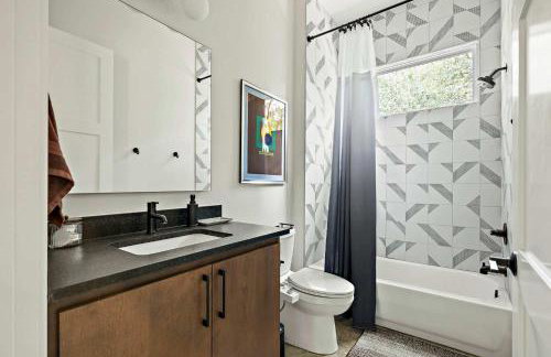 Stylish East Austin Home - 2BR - BBQ - Near DT ATX - Foto 14