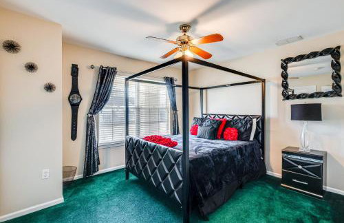 Theater and Game Room at Trenton Area Home - Foto 17