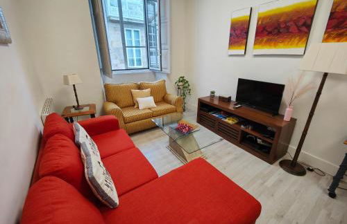 Rua Nova Apartment 28, 3 Dormitorios, WIFI, PS4 y Netflix, a 200m Catedral - Foto 1