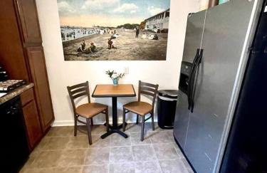 ENTIRE UNIT- Charming Century Home in Harbour Town - Foto 13