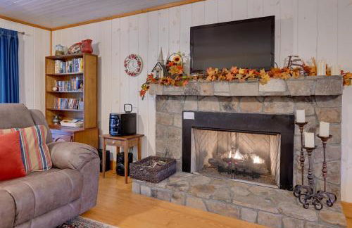 Creekside Family Retreat by Waterfalls and Hiking! - Foto 6