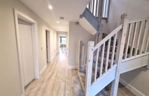 Brand New, Stunning Beachside House - Foto 32