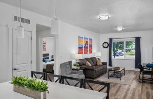 Luxury Place Next to UVU - Photo 38