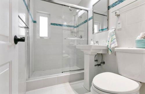 ~Villa Victoria Luxury! (Pool)~1 mile from beach - Foto 34