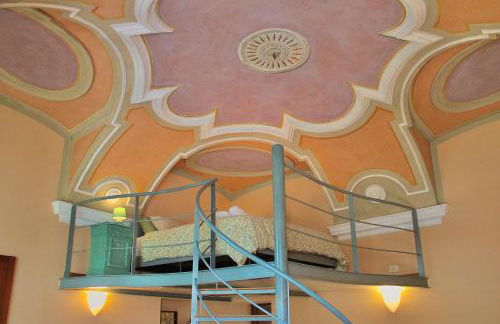 The Painter's Nest with Private Lake Garden - Photo 1