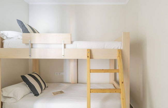 Lovely and Central 4 BR Apartment - Photo 20