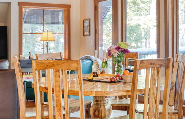 Ward Creek by Avantstay 5 Min Walk to Lake, Deck - Foto 16