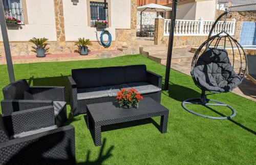 Chalet con piscina, barbacoa y jacuzzi en Valencia - Photo 20