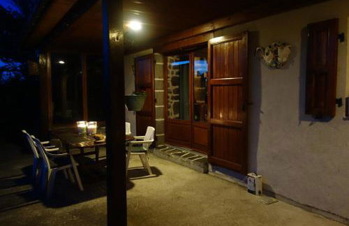 Farmhouse with mountain view - Photo 17