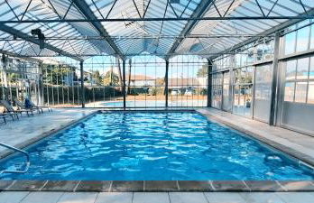 Chez Ced et Laeti, Appartement privé avec jardin et terrasse dans résidence l'estuaire muni d'une piscine couverte et aire de jeu, Linge de lit et de salle d'eau ainsi que télé, compris dans le tarif Profitez à fond de notre belle région - Foto 2