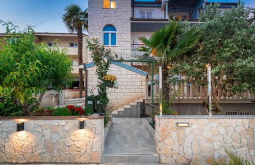 Apartments Katarina with swimming pool - Photo 20