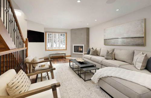 Central AC, Updated 4 BR, 4-5 BA Townhouse, Pool - Foto 19