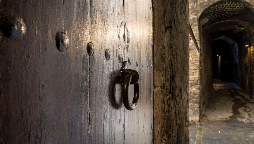 Dettaglio di una porta antica