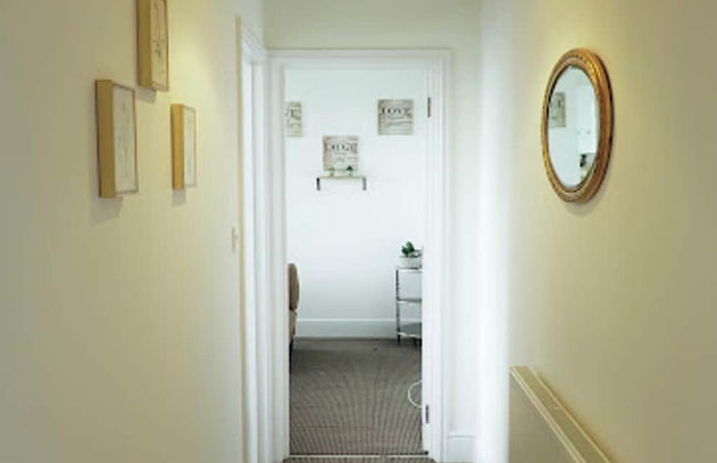 Clean, Spacious 2-bed Apartment in Brierley Hill - Foto 11