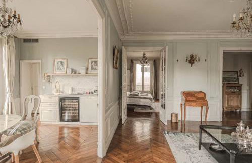 AC 3bds Apt with arc de triomphe view & terrace - Photo 33