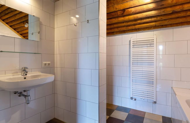 Chalet in Netherlands With Scenic Meadow Views - Photo 22